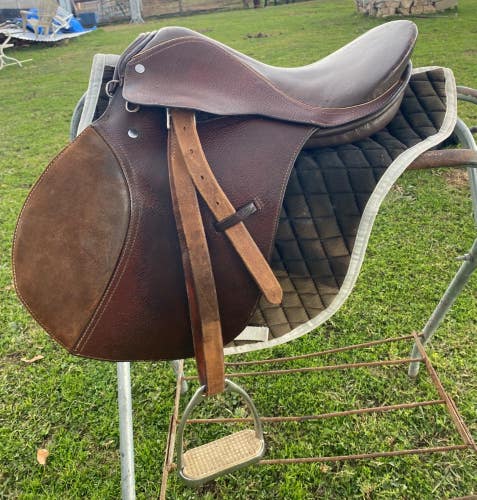 Used 15" child's Gatsby brown leather AP English saddle w/fittings, pad
