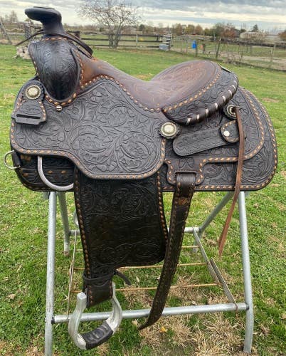 Used/Vintage 15"  RYON buckstitched Western saddle w/tooled cutting horses