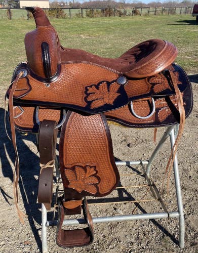17" basket stamped Western trail/pleasure saddle w/black accents