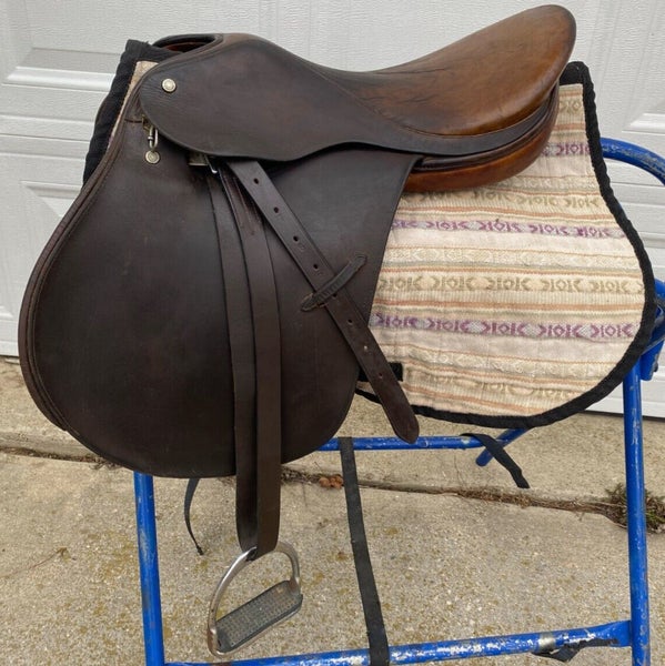 Used/vintage Crosby 17" Mark VI Combination English saddle w/fittings