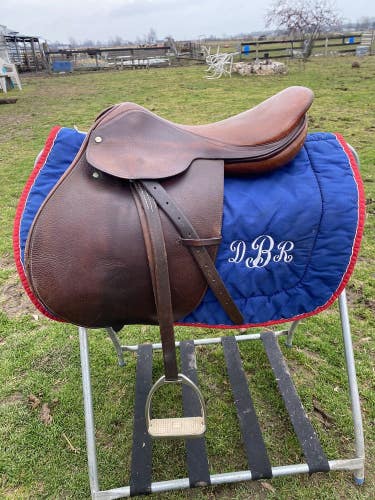 Used 16" Crump Prix de Saute  close contact English saddle w/fittings, pad