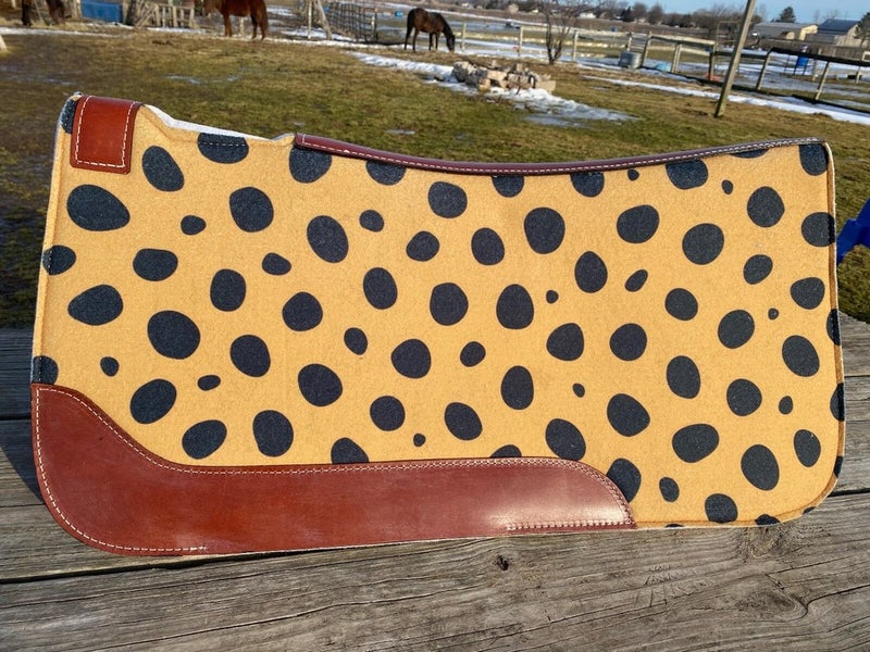 Yellow leopard print contoured felt Western saddle pad 31" x 32" x 1"