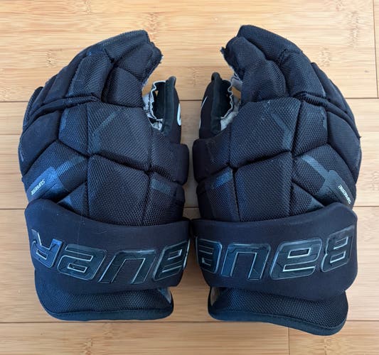 Bauer Supreme Mach Gloves 14" (Used)