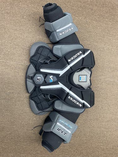 Small Vaughn Velocity V9 Goalie Chest Protector (Used)