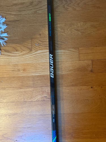 Senior Bauer Nexus Geo Hockey Stick Right Handed P88 77 Flex (Used)
