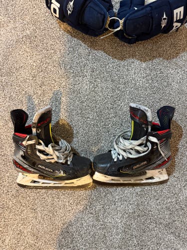2019 Bauer Vapor 2X Pro Hockey Skates Extra Wide Width Size 5 (Used)