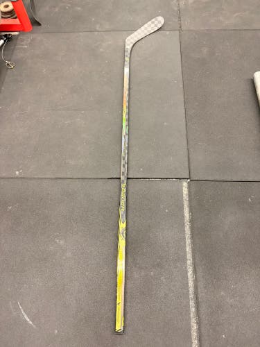 Senior Bauer Proto-R Right Handed Hockey Stick P28 70 Flex