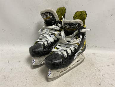 Used Bauer SUPREME M4 Junior Hockey Skate Black And Yellow Junior 02.5 11855-S000202808
