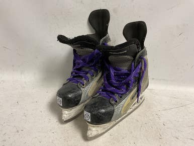 Used Bauer VAPOR X 40 Intermediate Hockey Skate Intermediate 5.5 11855-S000202904