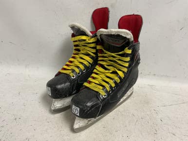 Used Bauer VAPOR X400 Intermediate Hockey Skate White/Black/Red Intermediate 5.0 11855-S000202905