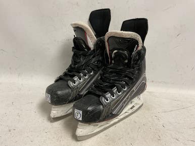 Used Bauer VAPOR X700 Intermediate Hockey Skate White/Black/Red Intermediate 5.0 11855-S000202906