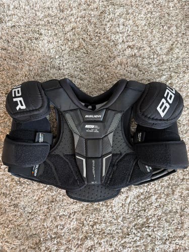 Men's Medium Senior Bauer Pro Shoulder Pads Pro Stock (Used)