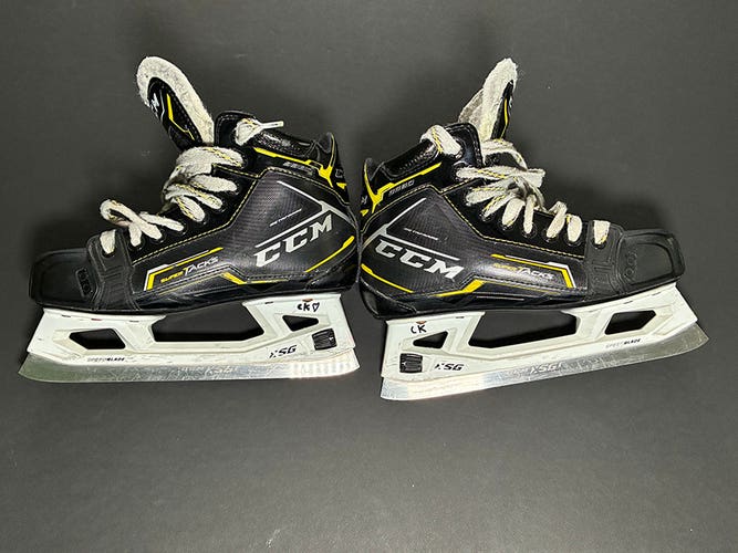 CCM Super Tacks 9380 Hockey Goalie Skates Regular Width Size 4 (Used)