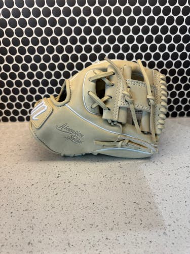 Marucci Ascension RH Infield Baseball Glove 11.25" (New)