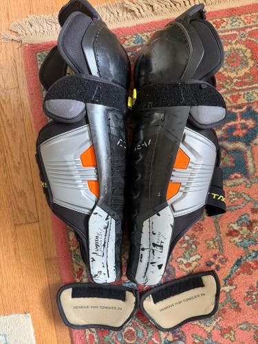 CCM ASV shin guards senior 17” NICE!!!
