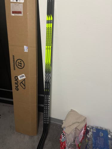Senior Warrior Alpha LX2 Right Handed Hockey Stick W03 75 Flex (New)