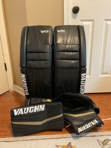 33+2 Vaughn V9 Pro Carbon Regular Goalie Full Set (Used)