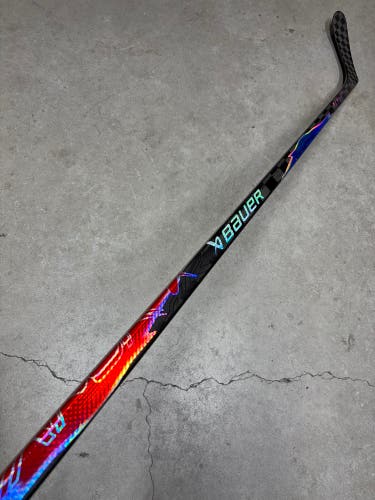 77 Flex P28 Senior Bauer Vapor Flylite Right Hand Hockey Stick (LIKE NEW) Pro Stock