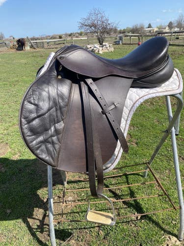 Used Derby Originals Havana brown 18-W AP English saddle w/fittings, pad