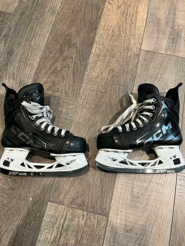 2024 CCM Tacks XF Pro Hockey Skates Size 2.5 (Used)