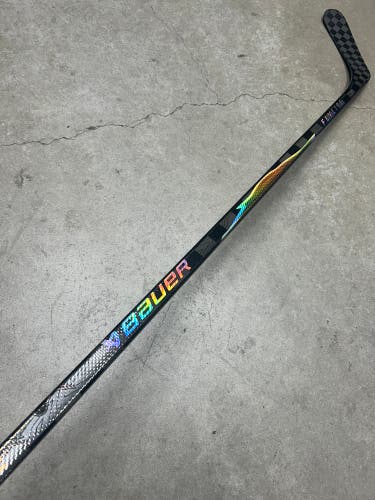 77 Flex P92 Senior Bauer Vapor Flylite Right Hand Hockey Stick (New) NHL Pro Stock
