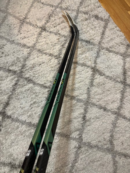 2 New Senior Warrior Alpha LX3 Pro Right Handed Hockey Stick P28M 85 Flex Pro Stock
