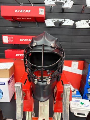 Senior Medium 2025 Goalie Mask Pro Stock (Used)