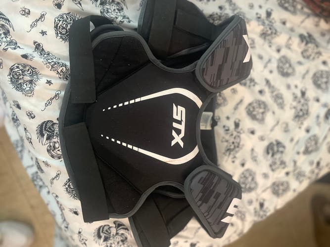 Medium Youth STX Stallion 75 Shoulder Pads (New)