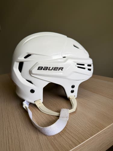 Medium Bauer Re-Akt Helmet