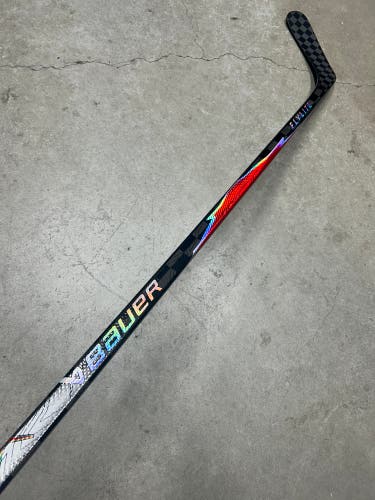 77 Flex P92 Senior Bauer Vapor Flylite Right Hand Hockey Stick (New) NHL Pro Stock