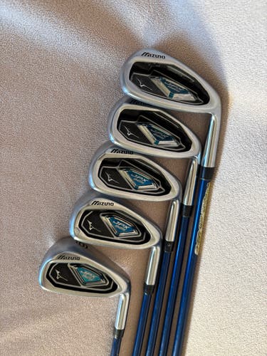 Men's Mizuno JPX 825 Right Handed Iron Set Regular Flex Graphite Shaft (Used)