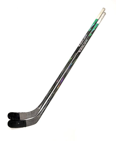 2 pack Bauer Vapor Hyperlite 2 (green/black Flylite dress) Pro Stock - RH, P92, 95 Flex