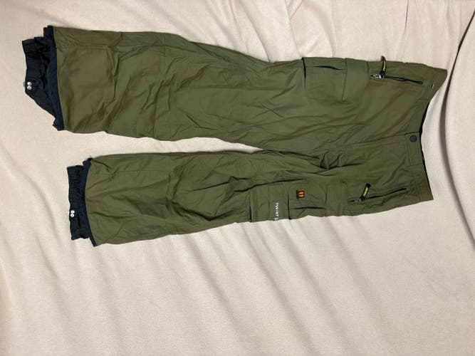 Twist Green Men's Adult Large Pants (Used)