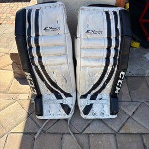 24" CCM Extreme Flex 400 Goalie Leg Pads (Used)