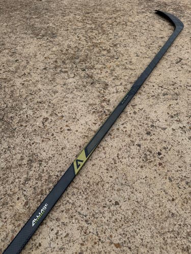 Warrior Alpha LX3 PRO Pro Stock Hockey Sticks Grip P90TM 95 Flex Right 43890