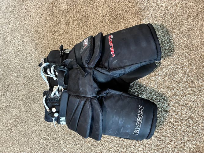 Vaughn V10 Goalie Pants | intermediate large