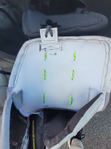 32" 2023 Bauer Hyperlite Regular Goalie Full Set (Used)