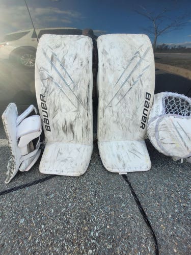 32" 2023 Bauer Hyperlite Regular Goalie Full Set (Used)