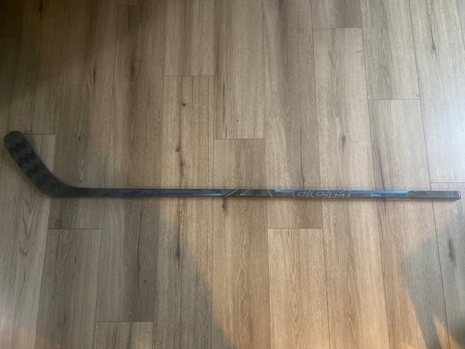 Senior CCM Vizion Right Handed Hockey Stick P29 75 Flex (Used)