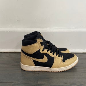 Black Men's Size M 9.5 (W 10.5) Adult Air Jordan 1 High Shoes (Used)