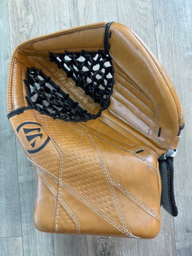 * WARRIOR R\G7 PRO SR GOALIE GLOVE RETRO TAN
