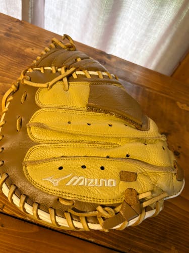 Mizuno GXC RH Catcher's Baseball Glove 33.5" (Used)