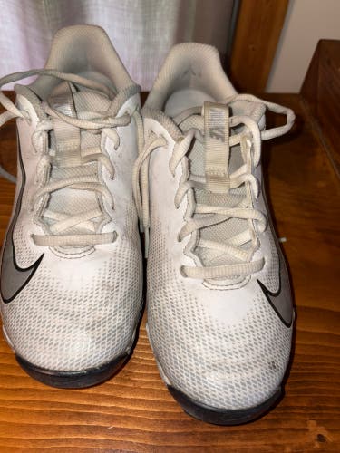 Kid's 4Y (Big Kids / Youth) Nike (Used)