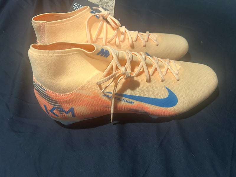Orange Men's Size M 12.5 (W 13.5) Nike Mercurial superfly 9 Turf Cleats Cleats (New)