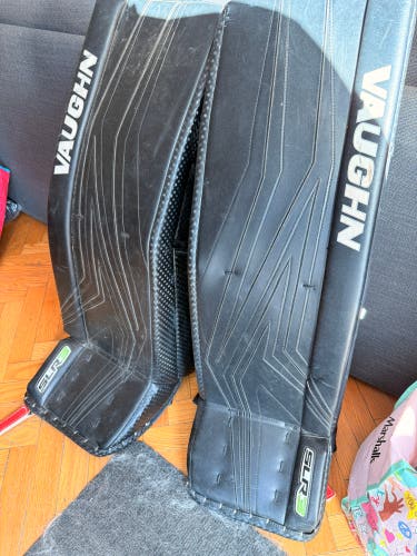35" 2023 Vaughn SLR4 Pro Carbon Goalie Leg Pads (Used)