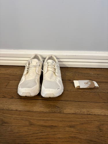 White Size M 7.5 (W 8.5) Women's (Used)