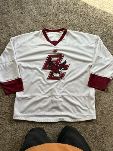 White Large Men's New Balance Jersey (Used)