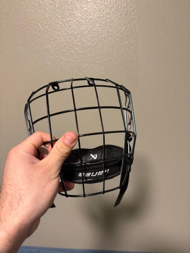 Medium Bauer True Vision Full Cage (Used)