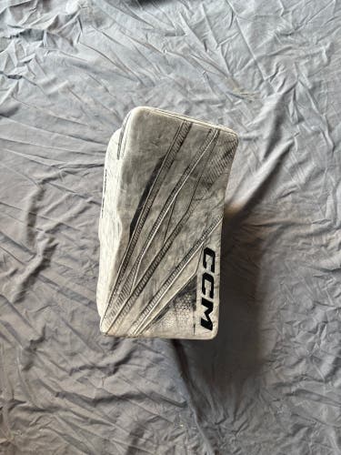 2024 CCM Axis XF Full Right (Used)