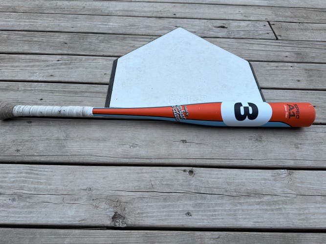 2026 Combat MFG Spec A1 Alloy BBCOR Certified Bat (-3) 30 oz 33" (Used)
